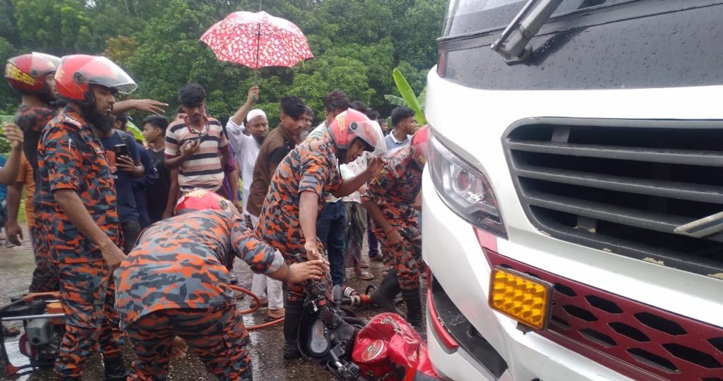 ছবি আজকের পেপার