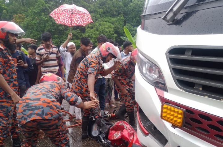 ছবি আজকের পেপার